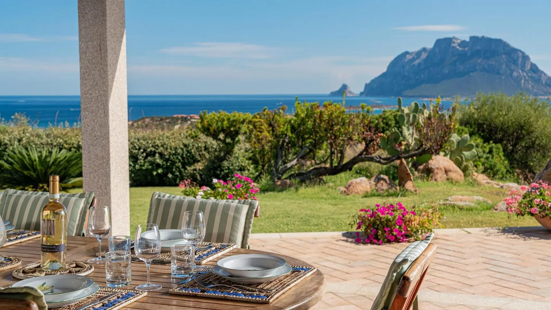 Villa Sogno Indaco Porto San Paolo  Italy